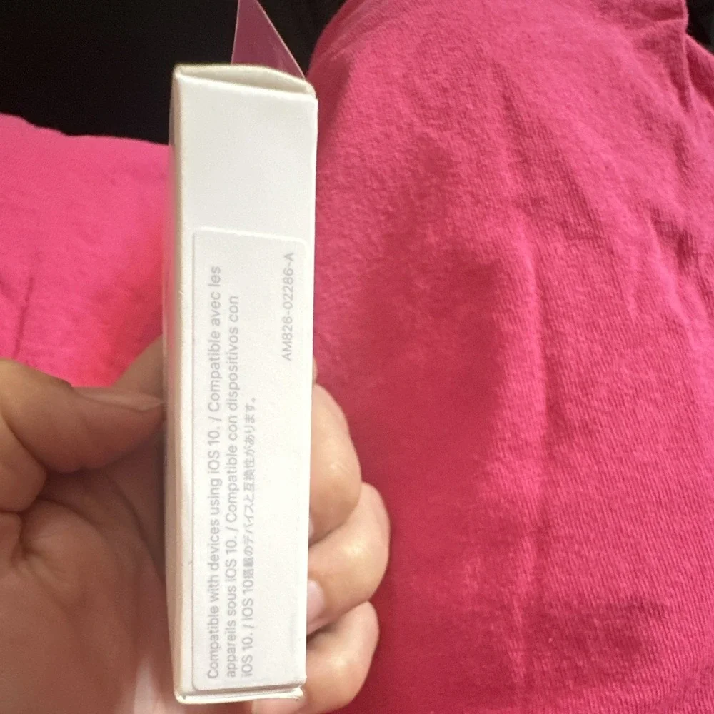 Apple Lightning to 3.5mm Headphone Jack Adapter, White (A1826)